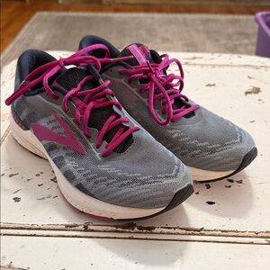 Brooks Women's Gray and Purple Ravenna Shoes